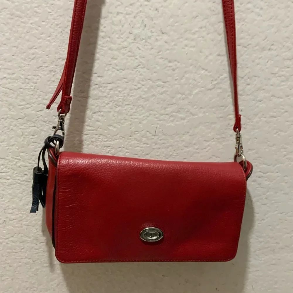 TIGNANELLO Red Pebbled Leather Organizer Shoulder Bag Crossbody Handbag Purse